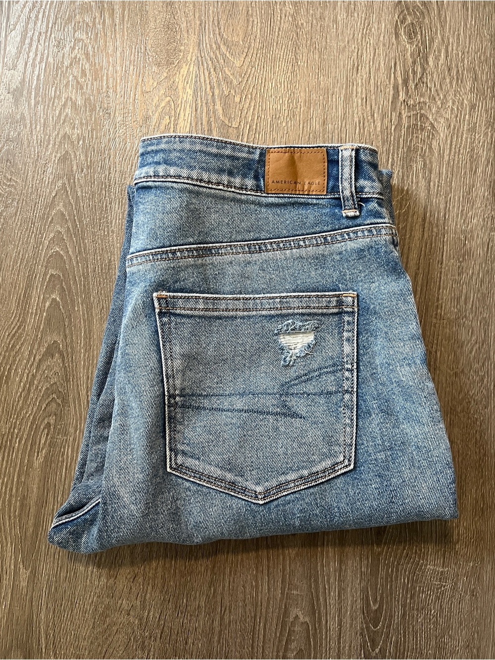 Highest rise mom jean xshort 💕 American Eagle